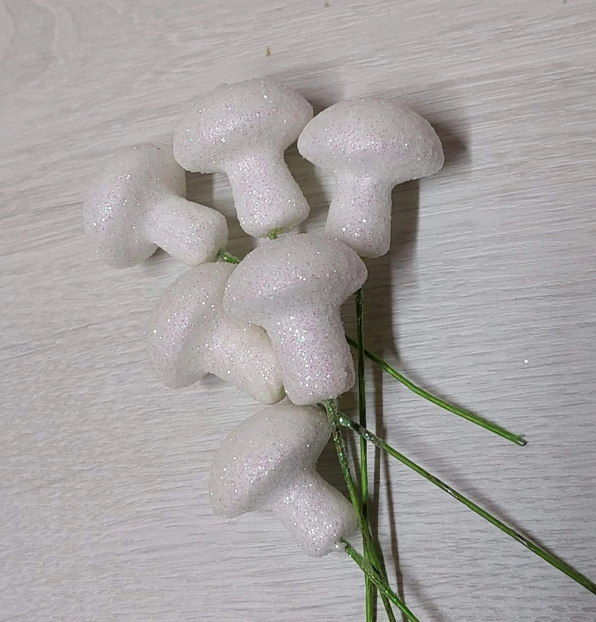 A Dekor gomba-Közepes fehér hószikra