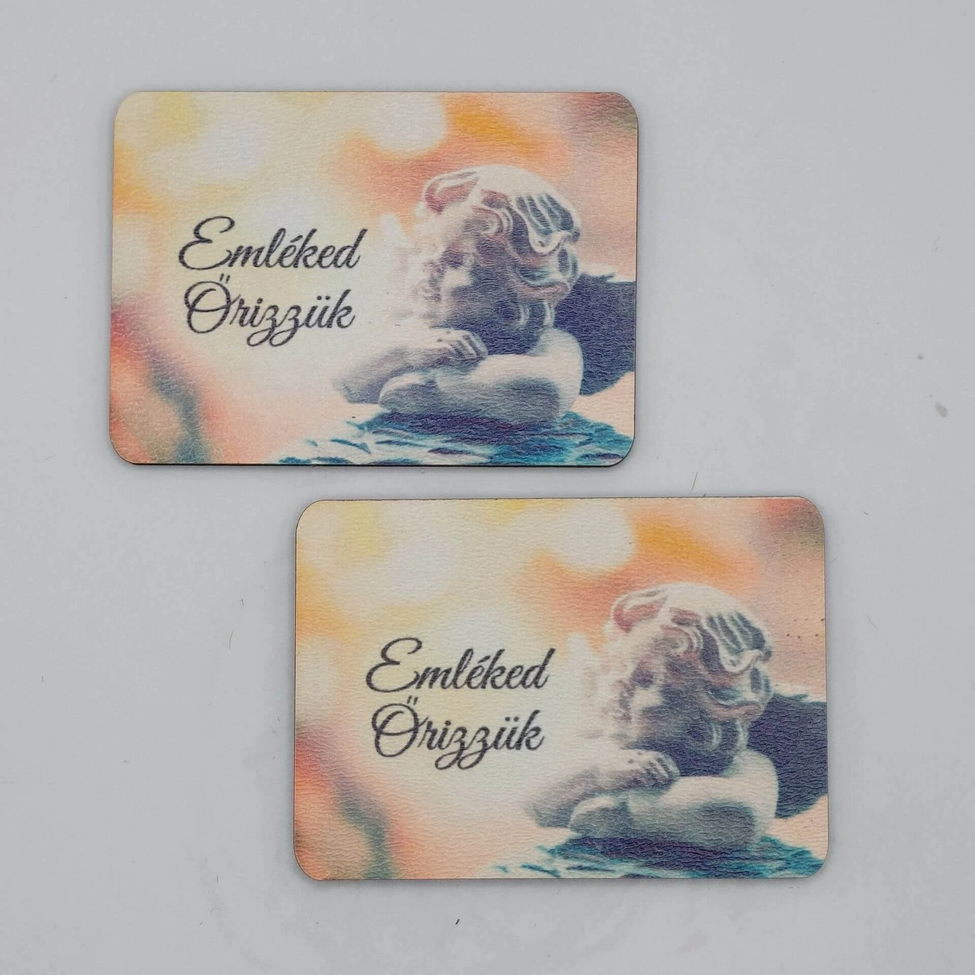 Dekor Tábla „Emléked őrizzük” felirattal